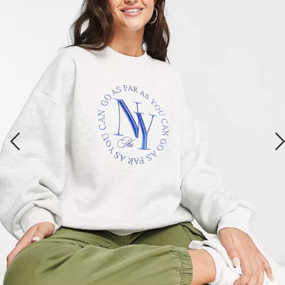 Stradivarius Graphic Print Sweatshirt (Grey Heather) - S